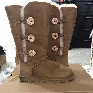 Ugg Bailey Button Triplet II boot